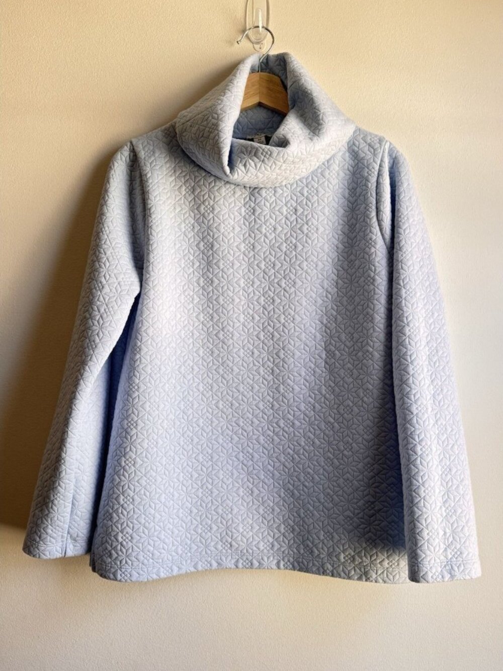 J Crew Light Blue Cowl Neck Sweater Sweatshirt Size Medium Winter Blue Snowflake